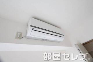 冷暖房エアコン。