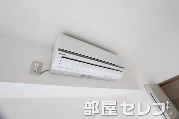 冷暖房エアコン。
