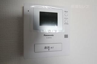 テレビモニターホンで来客時も確認ができます。