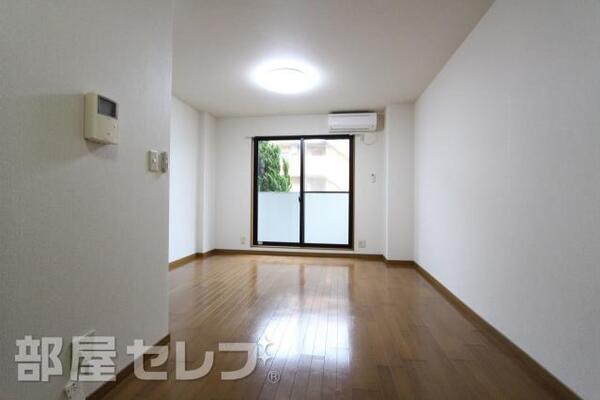 日当たりも良く、明るいお部屋です。