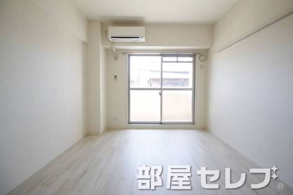 違う角度からの居室。
