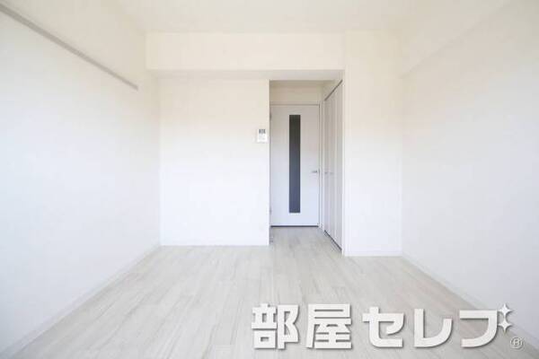 違う角度からの寝室。