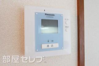 モニターホンで来客の確認もできますよ。