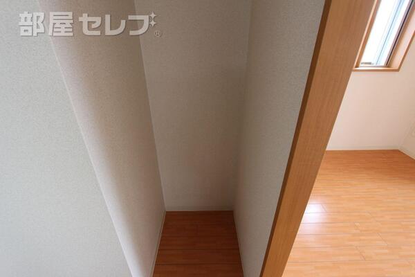 キッチン横冷蔵庫置き