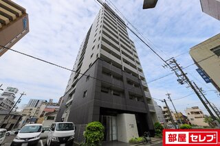 名古屋駅にも亀島駅にも歩いて行ける距離です