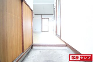 玄関も明るいです。