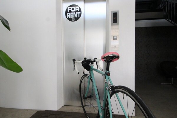 自転車をエレベーターにそのまま乗せていただけます