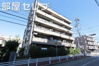 タイル貼りの建物です。