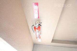 各階に消火器付いてます
