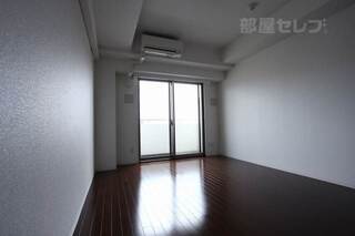 広々としたお部屋ですよ。
