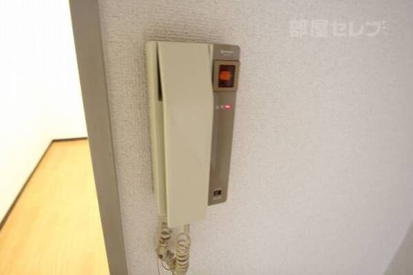 怪しい人は玄関先でブロック。