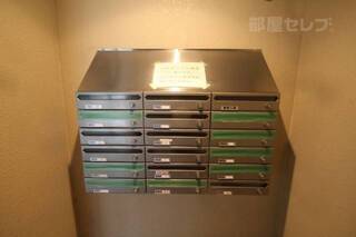 玄関先にあるので簡単に確認できます。