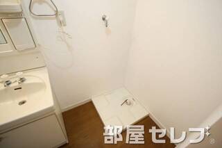 室内洗濯機置場。