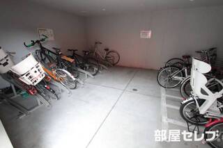 駐輪場。