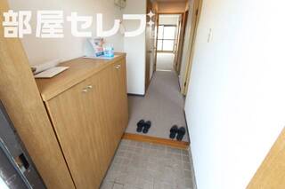 玄関（下駄箱有り）からの写真です