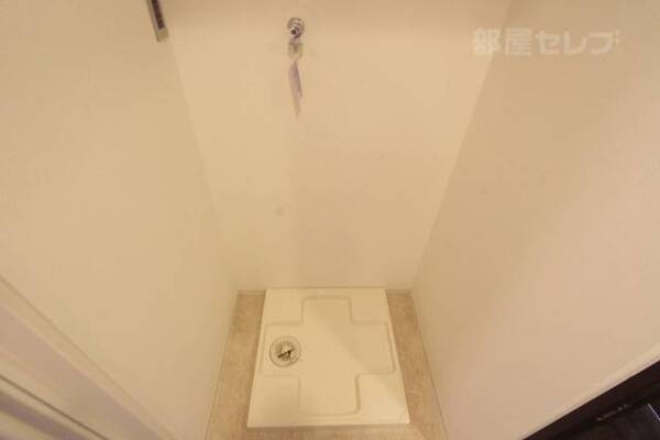 602号室内装写真参照