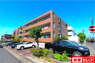 閑静な住宅街にあります。