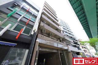 どーんと髙いマンションです。