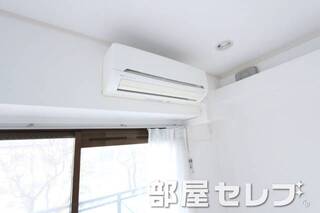 冷暖房機完備。