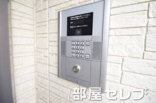 オートロック完備。