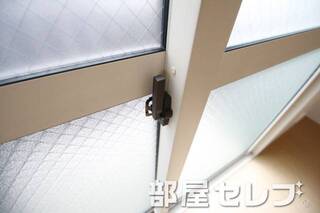 網ガラス。