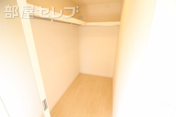 清潔感のある洗面台です。