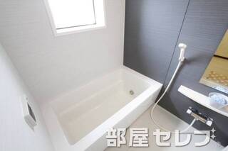 追焚き機能付きバスルーム。