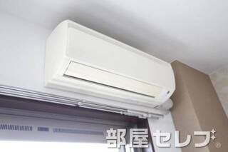 エアコン２基完備。