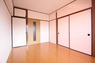 ※３０３号室室内参照
