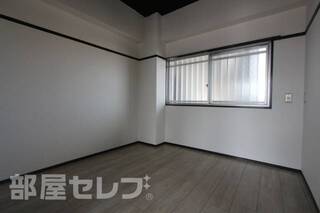 ※4階105号室内装写真参照