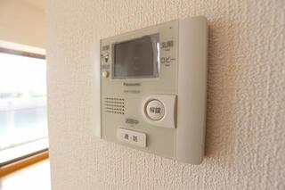 ドアモニターホンで安心です。（502号室）