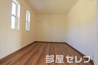 白を基調にした落ち着いたお部屋です。