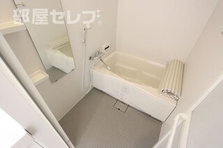写真は角部屋の画像です