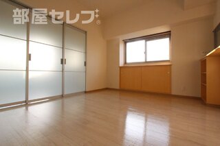 写真は角部屋の画像です