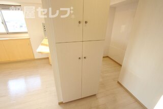 写真は角部屋の画像です