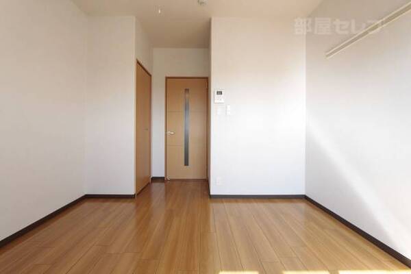 ※703号室室内参照