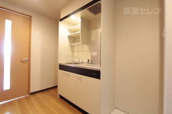 ※703号室室内参照