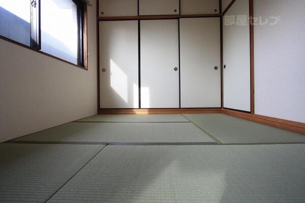 中部屋の和室です。