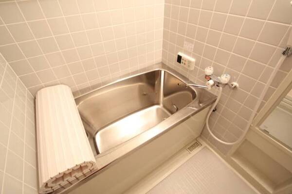 綺麗なバスルームです。