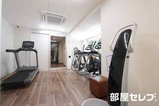 建物内にジムもございます