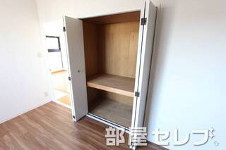 奥行きのある収納です。