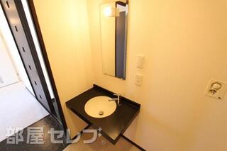 ホテルみたいな洗面所です。