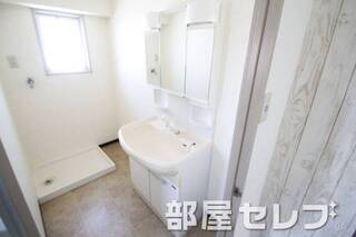 洗髪洗面化粧台。