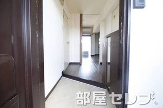 玄関口。