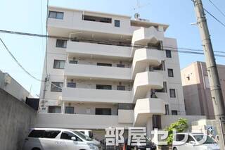 どっしりした外観です。