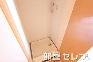 室内洗濯置場あります。