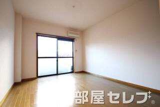 広々したお部屋で生活しやすいですね。