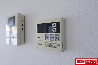 寝室にエアコンあります。