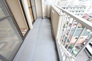 日当たりばっちりのバルコニー　他号室の写真です。
