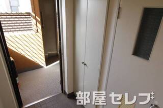シューズボックスで玄関スッキリ。イメージ写真